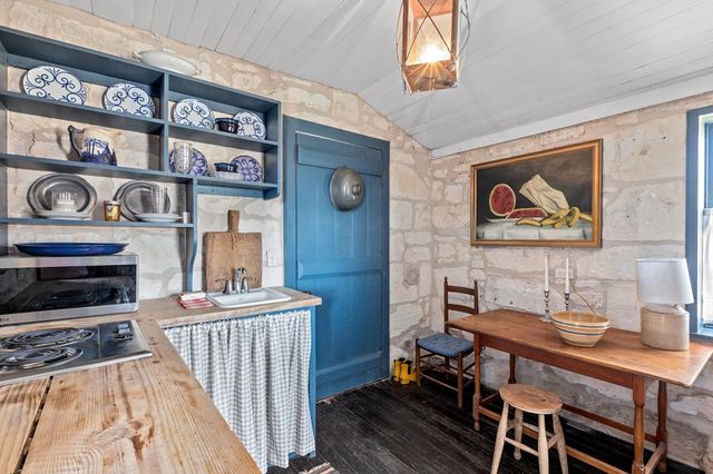 $998,500 | 1024 Pecan Creek Road, Fredericksburg, TX 78624