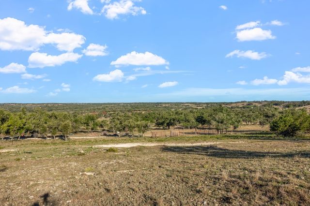$998,500 | 1024 Pecan Creek Road, Fredericksburg, TX 78624
