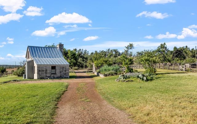 $998,500 | 1024 Pecan Creek Road, Fredericksburg, TX 78624