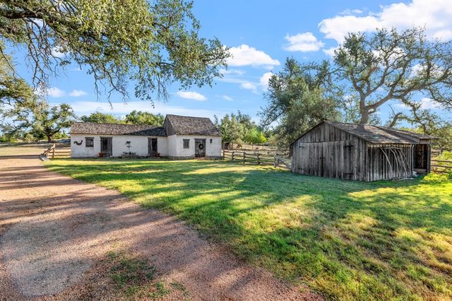 $998,500 | 1024 Pecan Creek Road, Fredericksburg, TX 78624