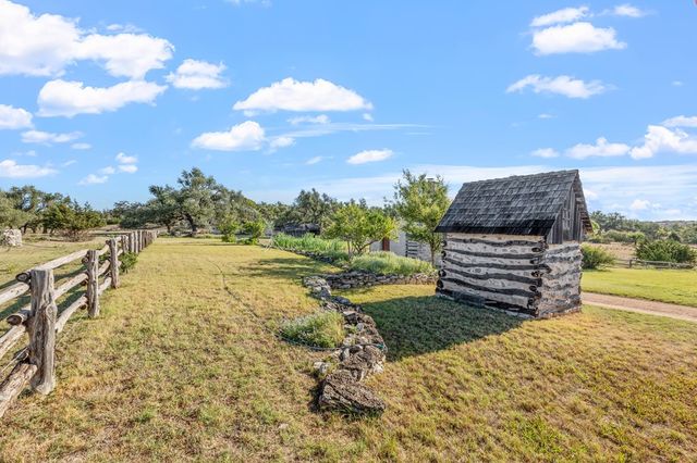 $998,500 | 1024 Pecan Creek Road, Fredericksburg, TX 78624