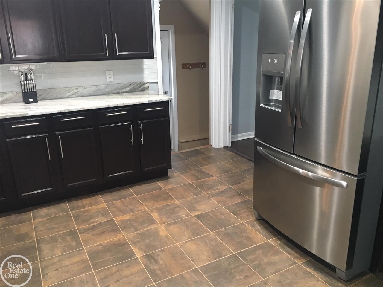 438 Fisher Road Grosse Pointe, MI 48230 - Photo 6 of 21
