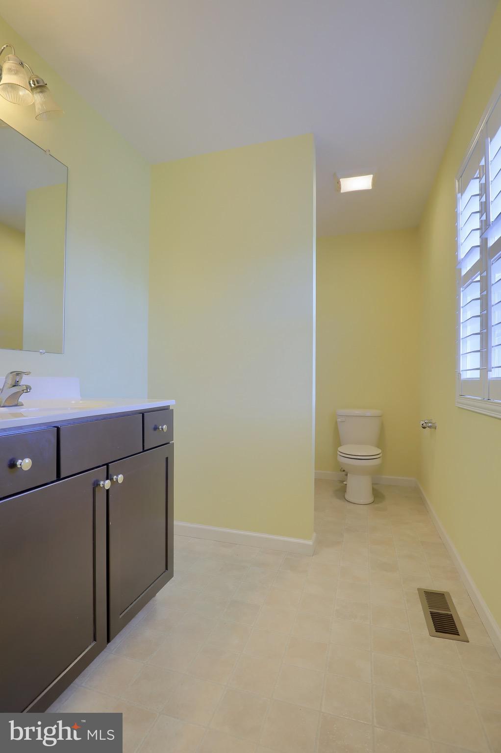 664 Warminster Lane Lititz, PA 17543 - Photo 37 of 52 Gallery Image 37