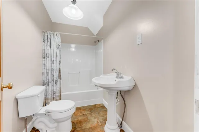 $409,000 | 263 Goodwin Road, Smithfield, PA 15478