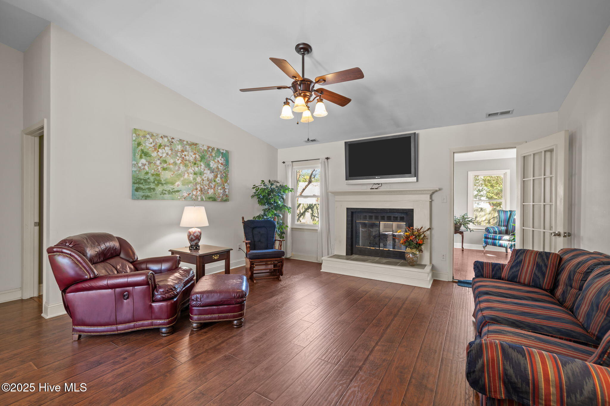 608 Barbour Road Morehead City, NC 28557 - Photo 4 of 41 Living Room