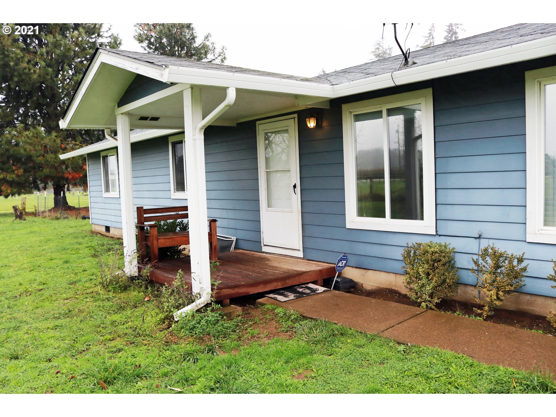 6200 Southeast Wallace Road Dayton, OR 97114 - Photo 2 of 18 Gallery Image 2