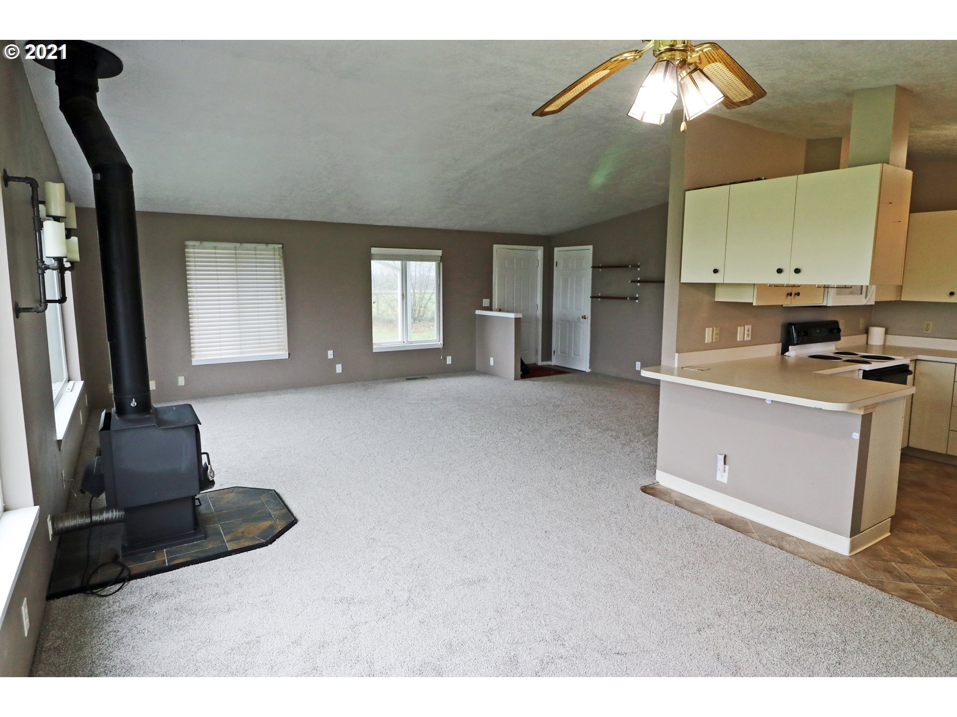 6200 Southeast Wallace Road Dayton, OR 97114 - Photo 4 of 18 Gallery Image 4