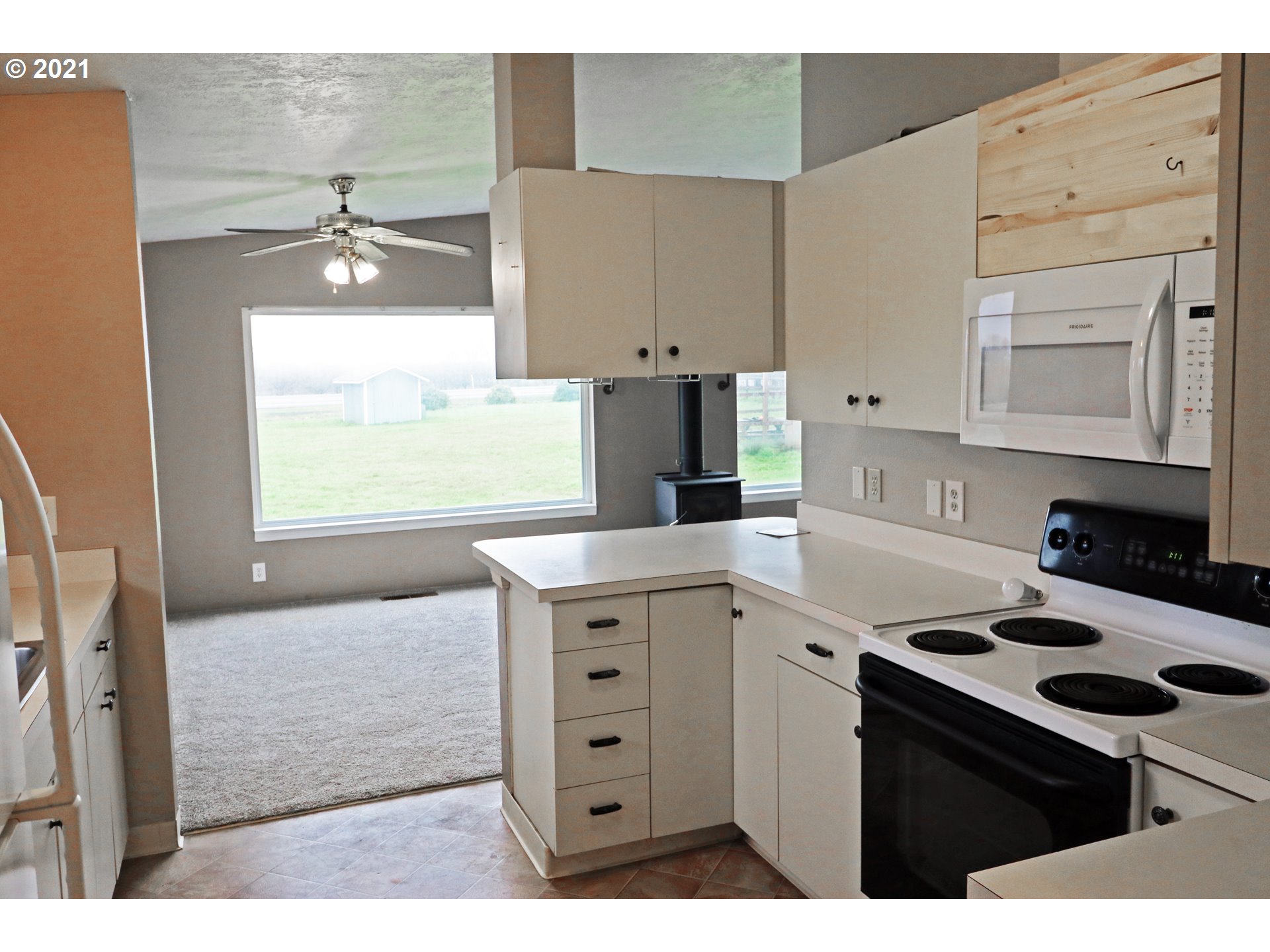6200 Southeast Wallace Road Dayton, OR 97114 - Photo 6 of 18 Gallery Image 6