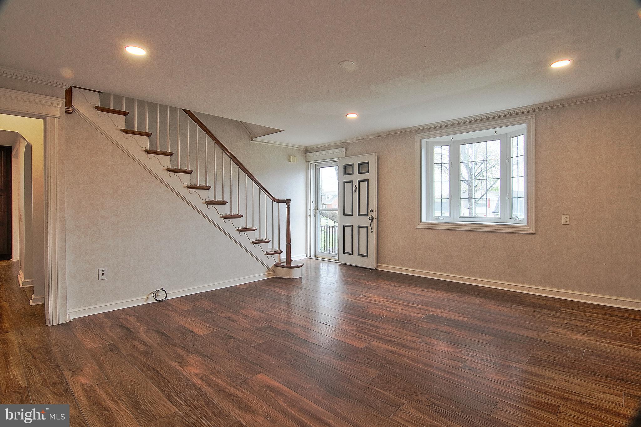 951 Grosstown Road Stowe, PA 19464 - Photo 3 of 34 Large Living Room