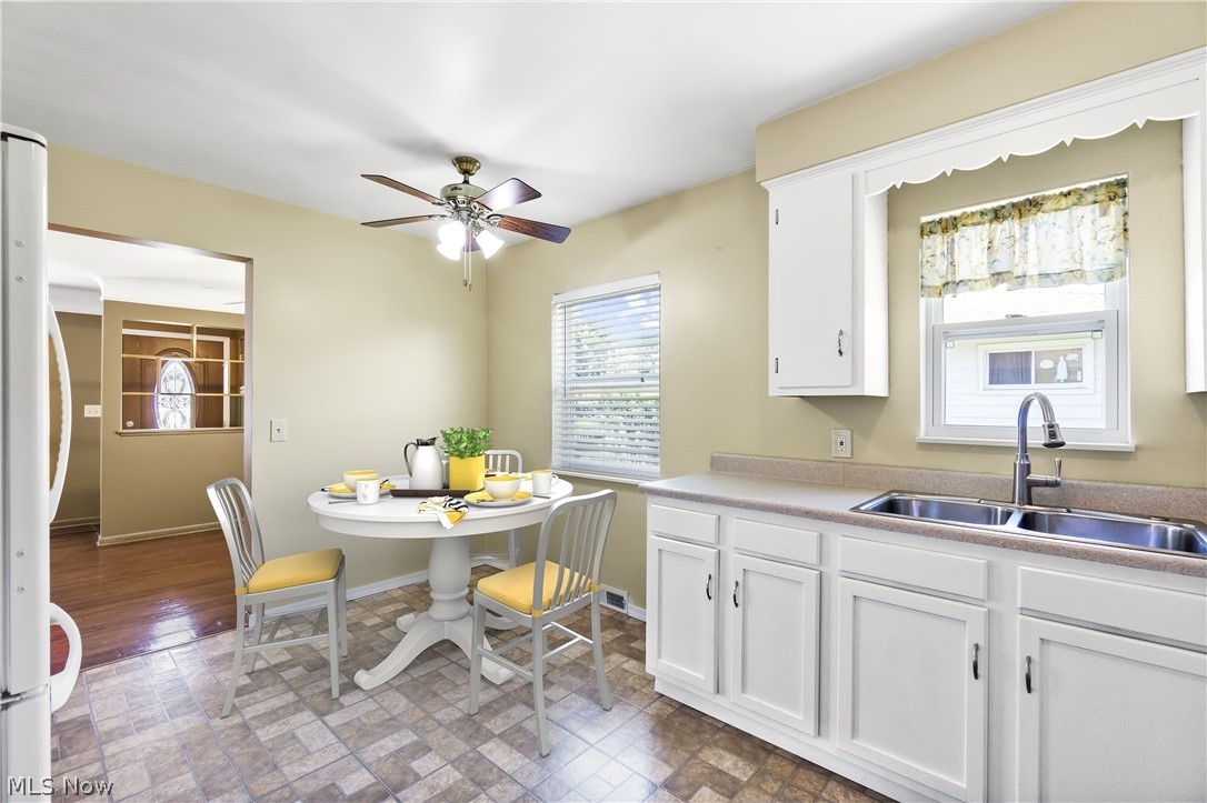 1112 Orchardview Road Cleveland, OH 44134 - Photo 6 of 24