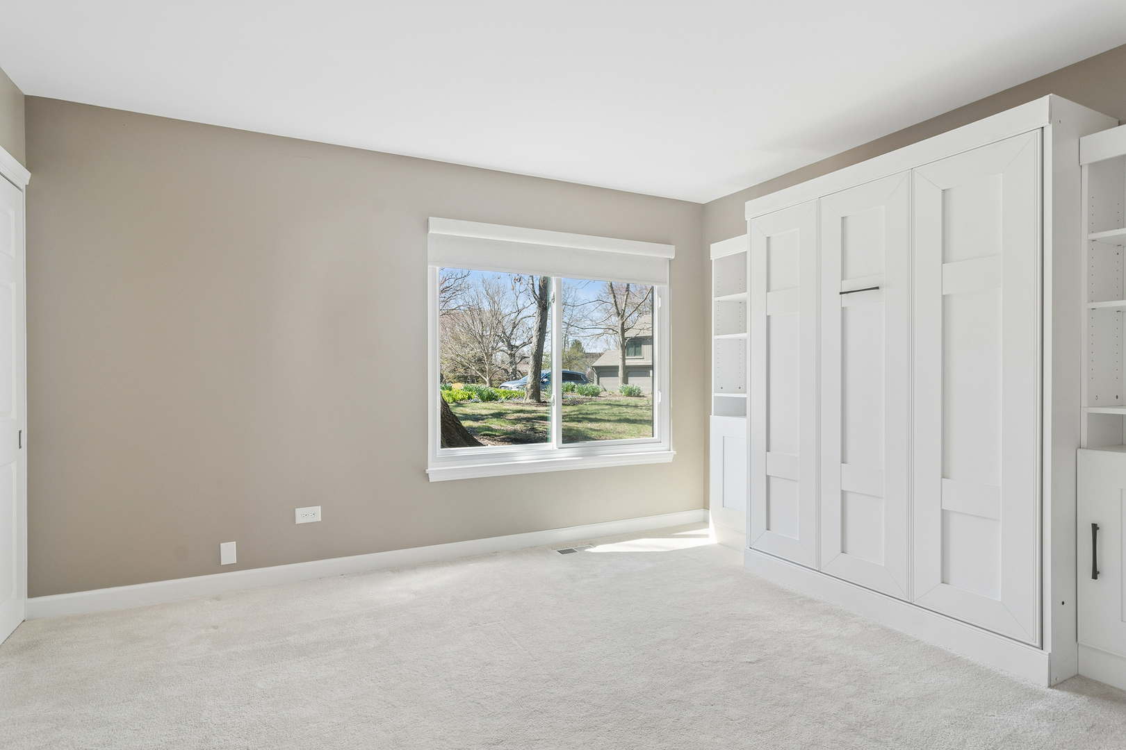 563 Woodview Road, Unit D Lake Barrington, IL 60010 - Photo 15 of 34
