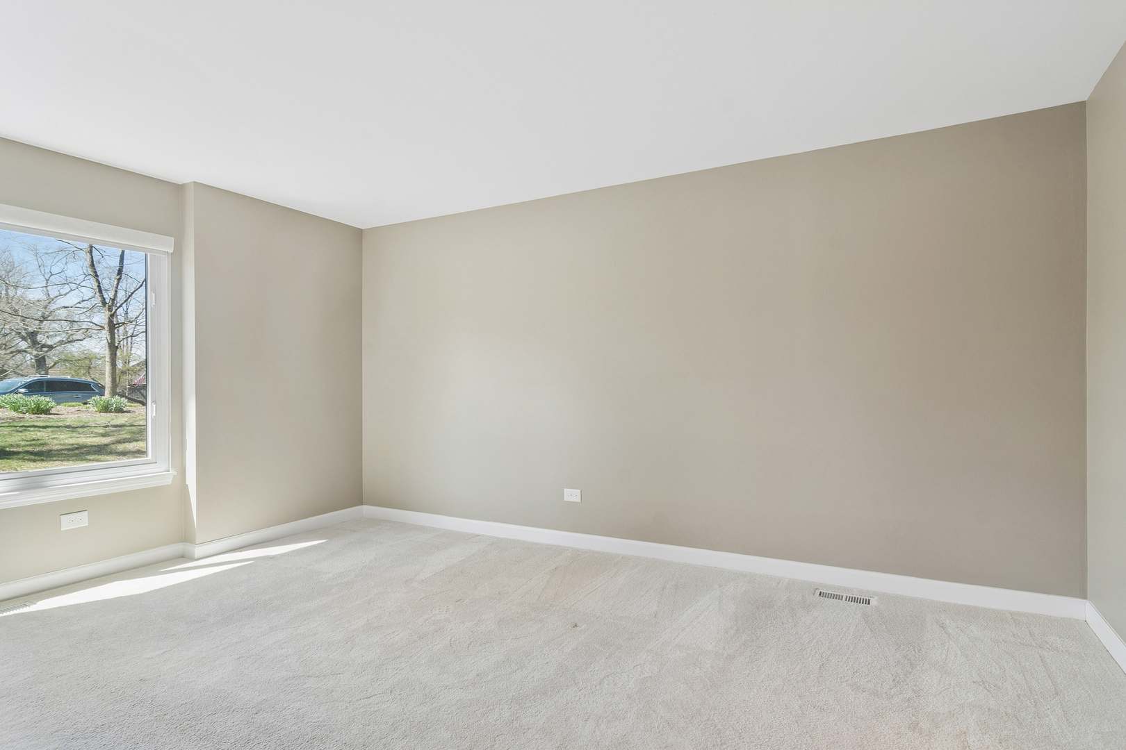 563 Woodview Road, Unit D Lake Barrington, IL 60010 - Photo 18 of 34