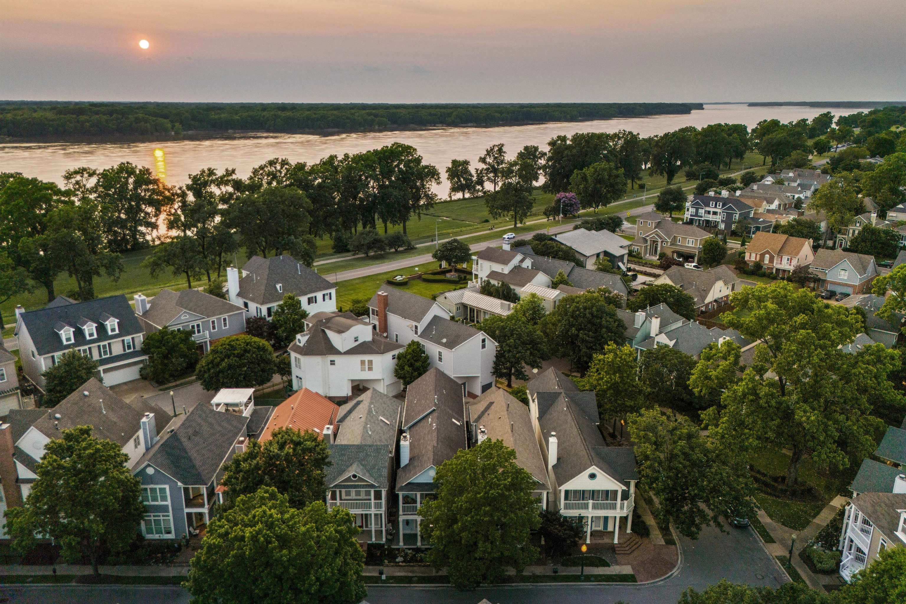 1005 River Currents Drive Memphis, TN 38103 - Photo 33 of 37 an aerial view of multiple house