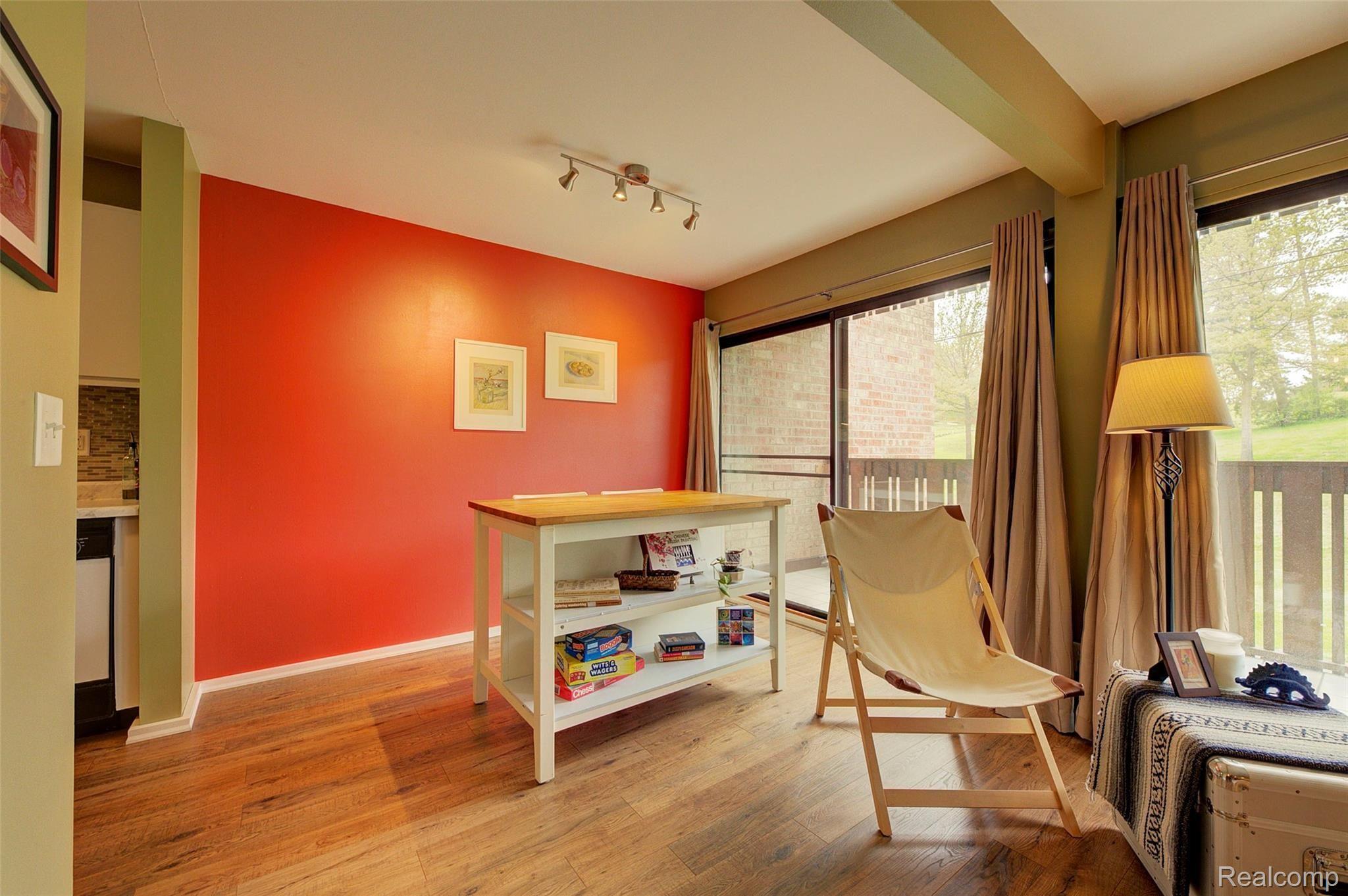 1325 South Maple Road, Unit 204 Ann Arbor, MI 48103 - Photo 10 of 48 1325 S Maple Rd #204