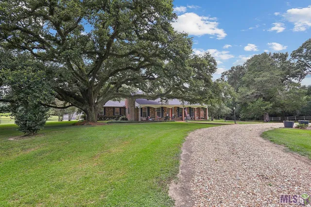 $763,000 | 3058 Highway 966, St. Francisville, LA 70775