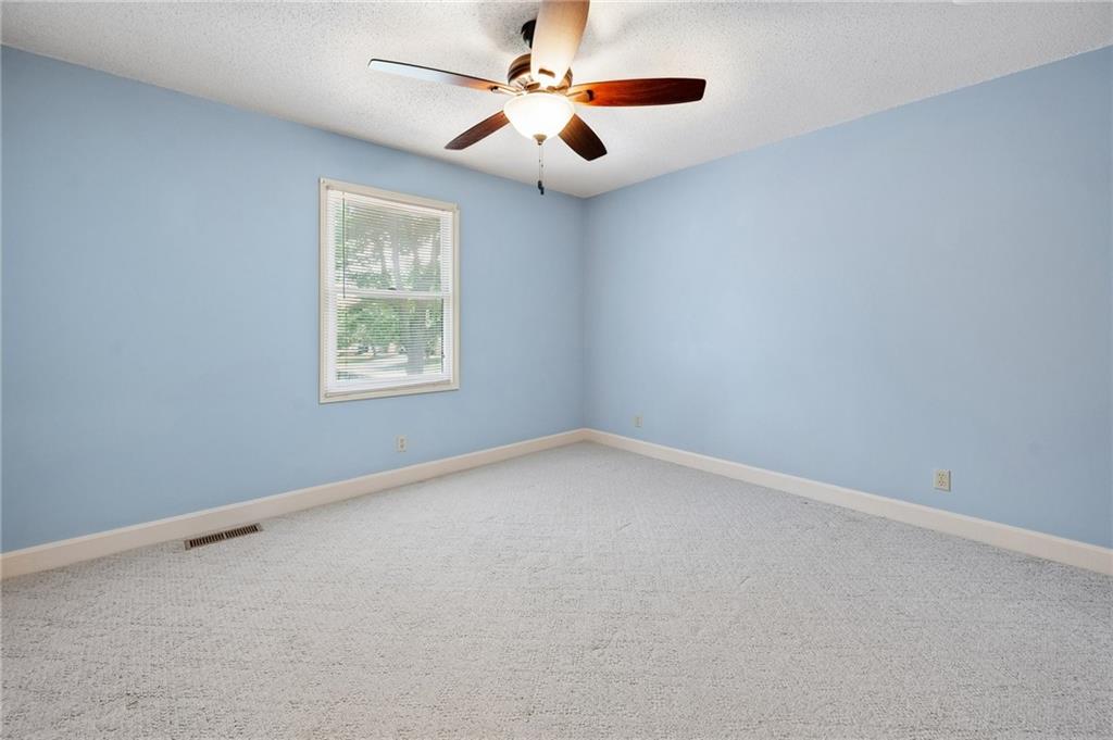 1025 Southeast Bridgehampton Way Lee's Summit, MO 64081 - Photo 24 of 35