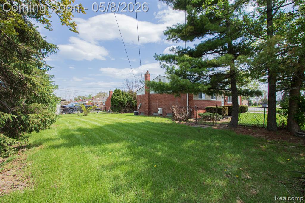 31000 Fall Fraser, MI 48026 - Photo 27 of 28