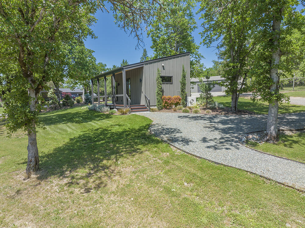 4990 Upper River Road Grants Pass, OR 97526 - Photo 41 of 54 Walk from House to Casita