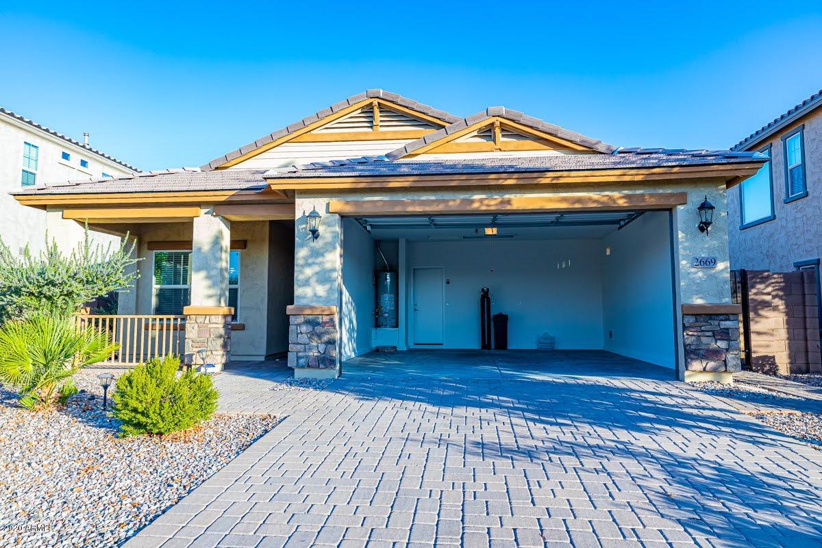 2669 East Gillcrest Road Gilbert, AZ 85298 - Photo 3 of 48 016A9619-1200px-September 26, 2020