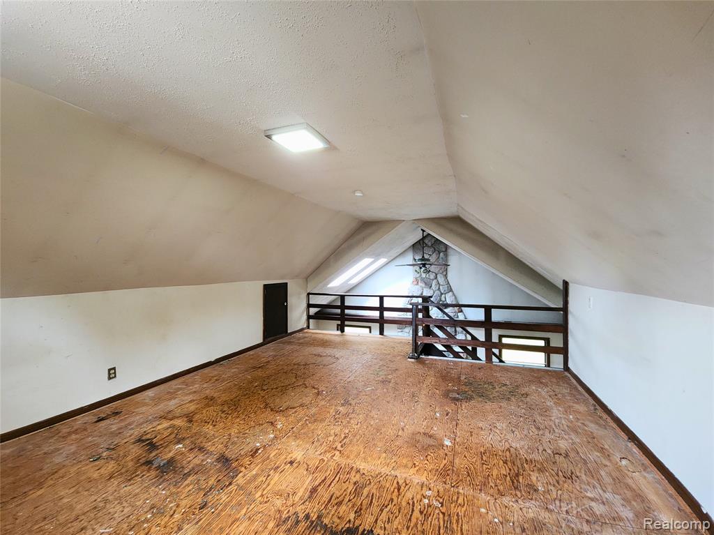 5665 White Creek Road Marlette, MI 48453 - Photo 12 of 42 Gallery Image 12