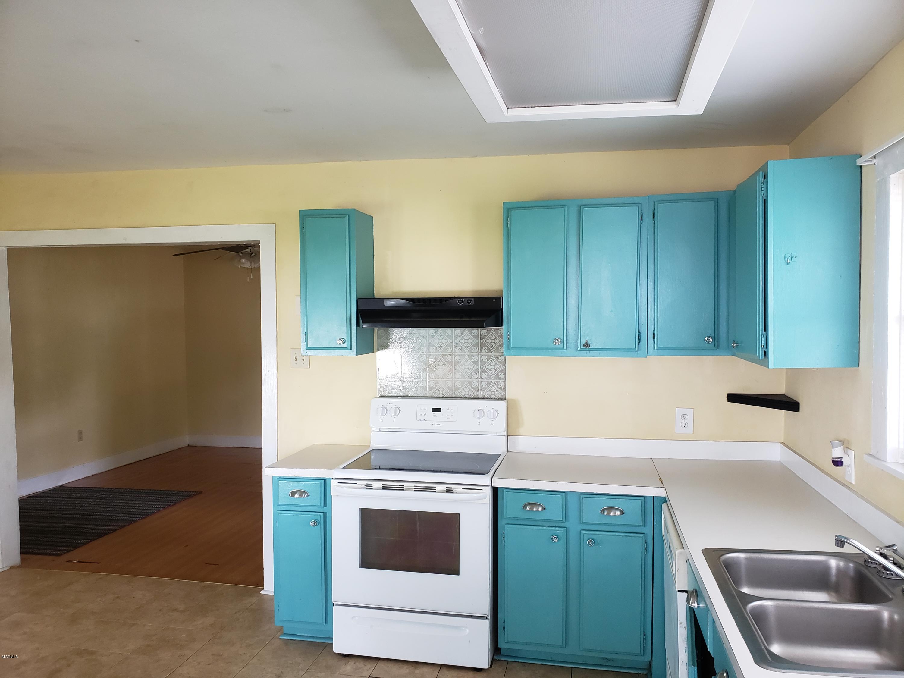 907 East Sycamore Road Picayune, MS 39466 - Photo 5 of 13 20200404_103935