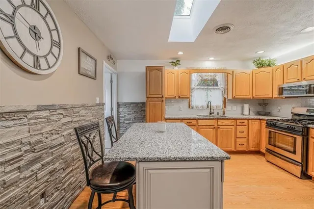 $310,000 | 165 Oakdale Avenue, Castle Shannon, PA 15234