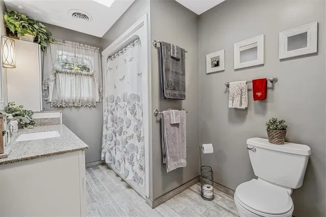 $310,000 | 165 Oakdale Avenue, Castle Shannon, PA 15234