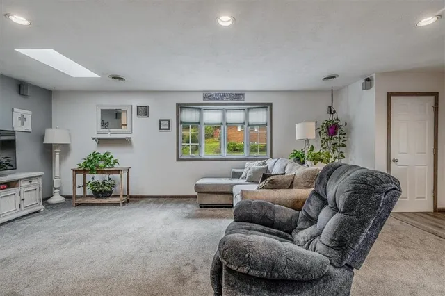 $310,000 | 165 Oakdale Avenue, Castle Shannon, PA 15234