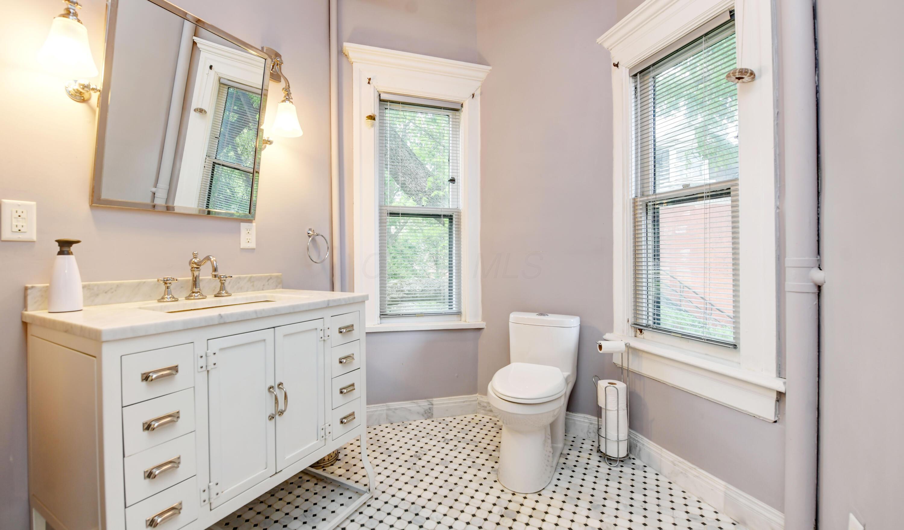 1298 Bryden Road Columbus, OH 43205 - Photo 36 of 72 Second Bath (2)