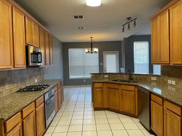 $2,600 | 1662 Natural Bridge Drive, Frisco, TX 75036