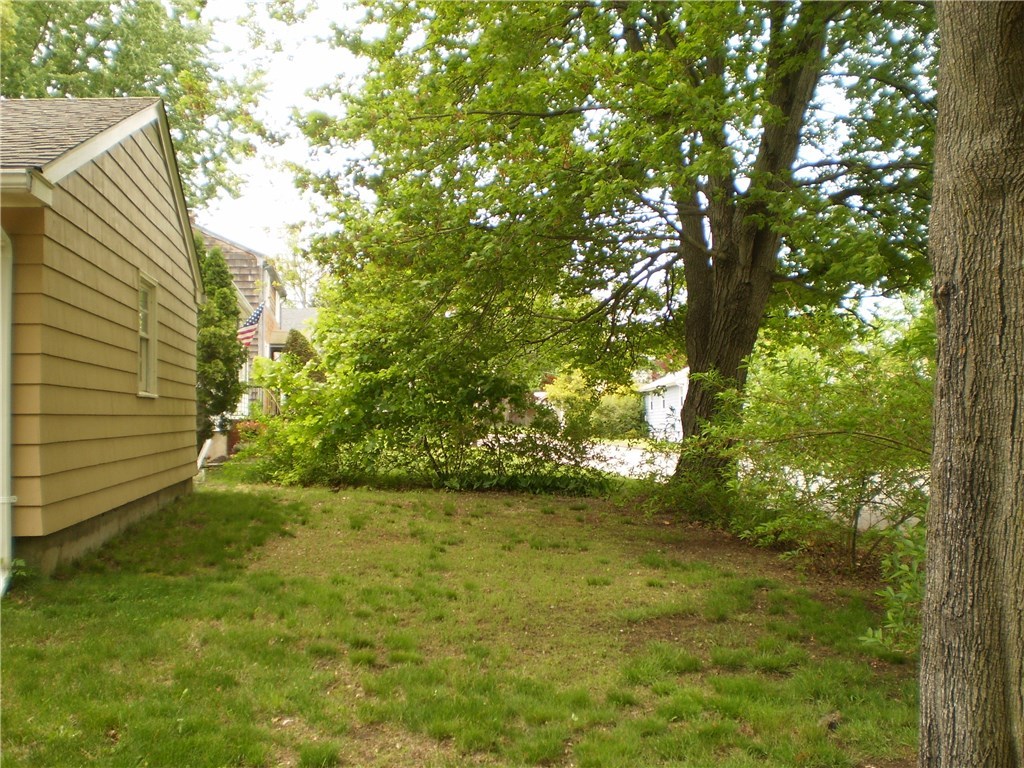 65 Lakeland Road Cranston, RI 02910 - Photo 27 of 30