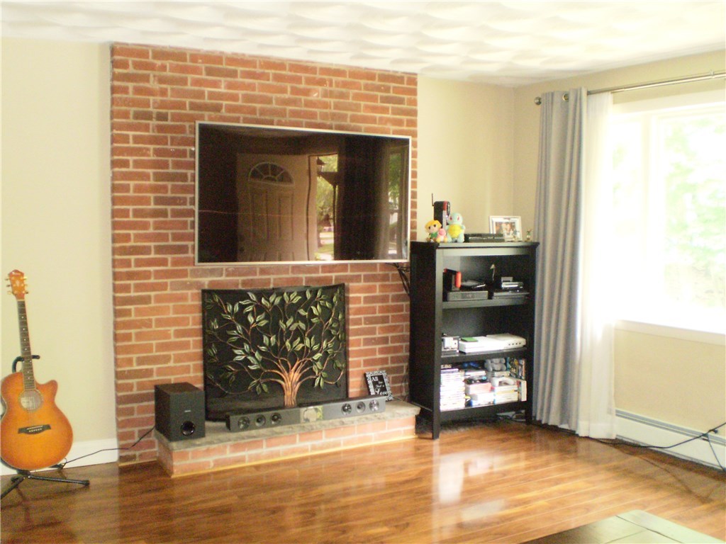 65 Lakeland Road Cranston, RI 02910 - Photo 7 of 30