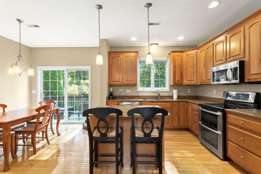 69 Meadowbrook Road Franklin, MA 02038 - Photo 12 of 42 Gallery Image 12