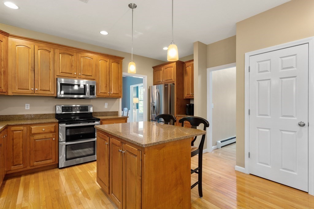 69 Meadowbrook Road Franklin, MA 02038 - Photo 17 of 42 Gallery Image 17