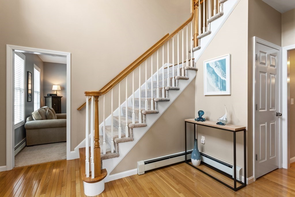 69 Meadowbrook Road Franklin, MA 02038 - Photo 4 of 42 Gallery Image 4