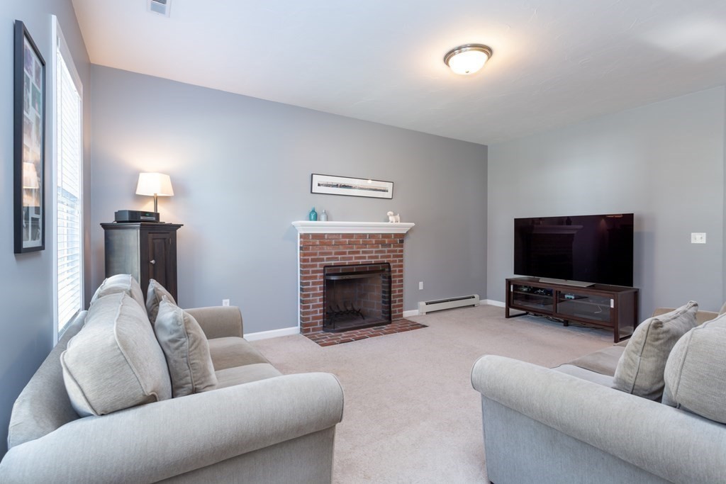 69 Meadowbrook Road Franklin, MA 02038 - Photo 9 of 42 Gallery Image 9