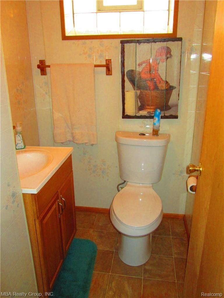 21169 Thorofare Road Grosse Ile, MI 48138 - Photo 36 of 54 IMG_8779.JPG