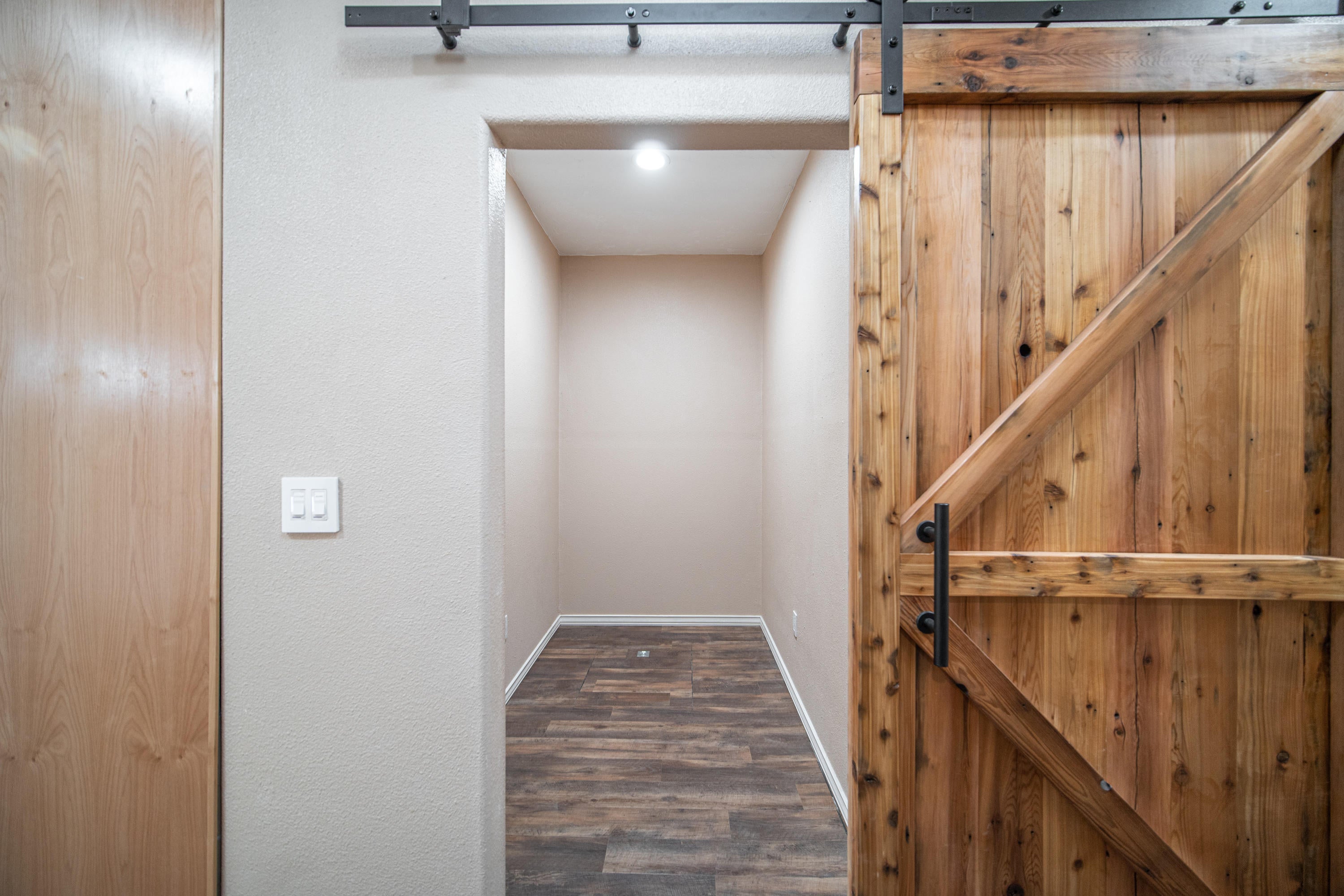 62089 Torkelson Road Bend, OR 97701 - Photo 27 of 33 Pantry