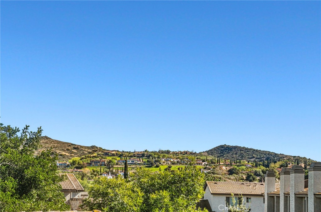 10 Sunshine, Unit 31 Irvine, CA 92603 - Photo 18 of 29 a view of a large building