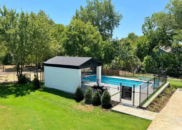 $1,425 | 408 Martin Luther King Junior Boulevard, Unit 203, Waxahachie, TX 75165