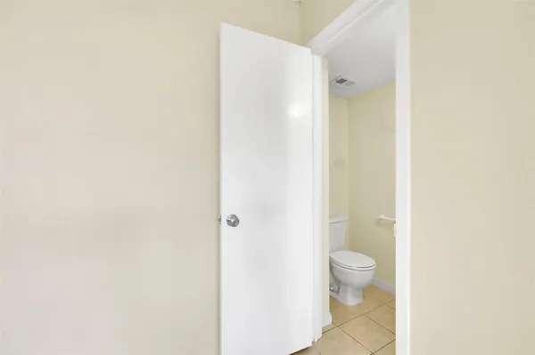 a bathroom with a toilet