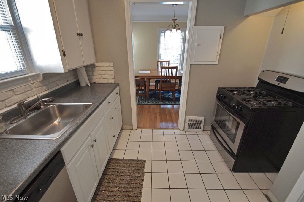2308 Allison Road University Heights, OH 44118 - Photo 11 of 22