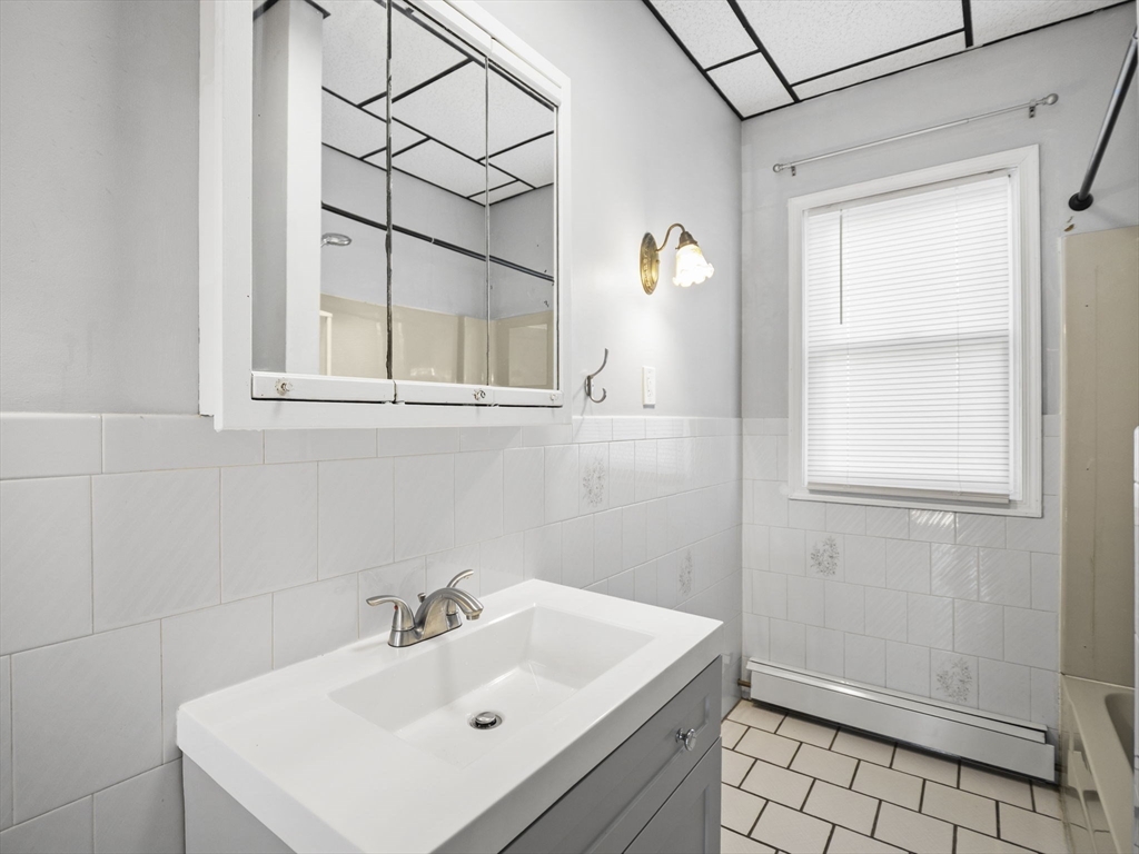 306 Mott Street Fall River, MA 02721 - Photo 6 of 42
