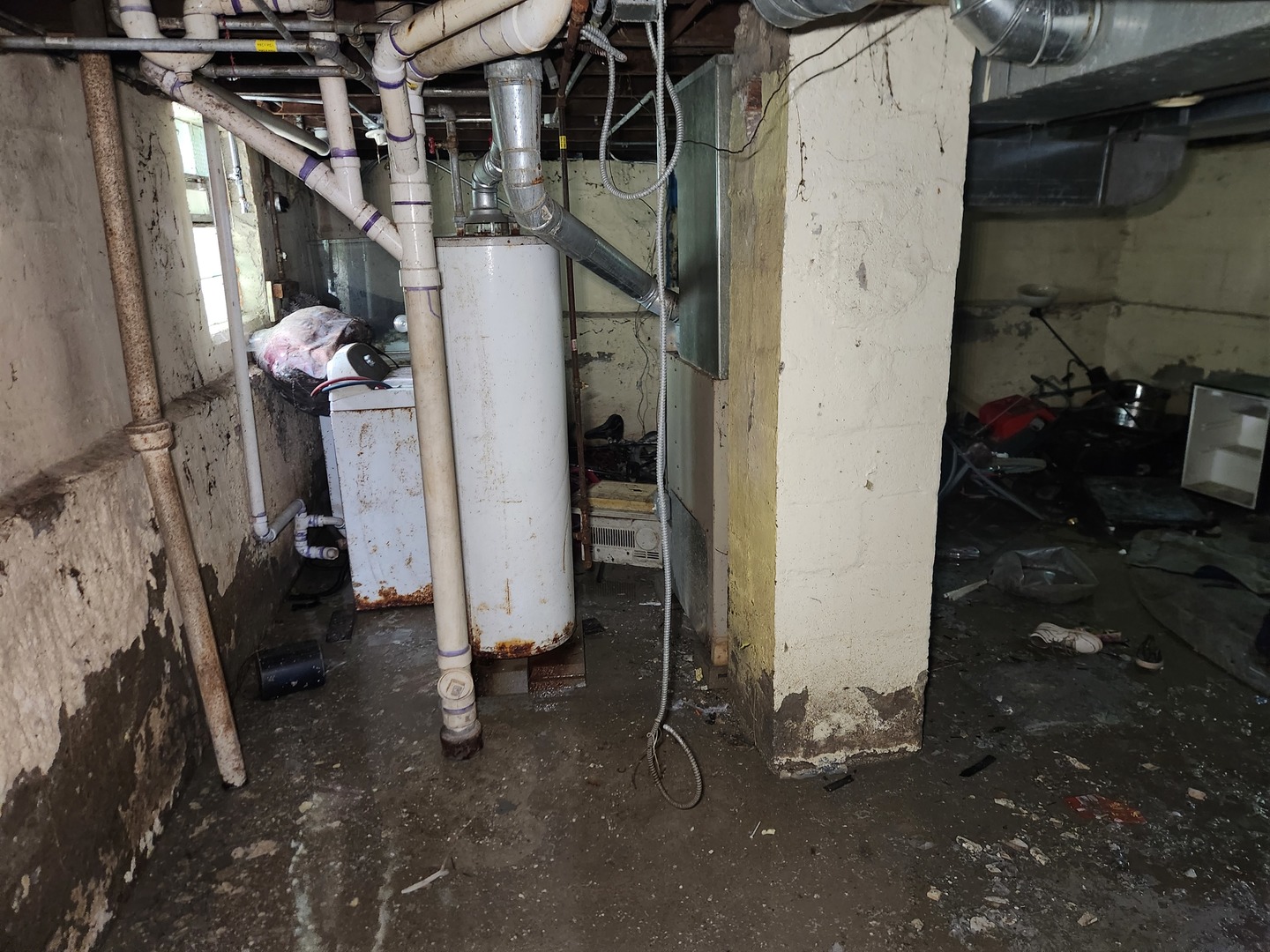 106 West 114th Street Chicago, IL 60628 - Photo 13 of 14 a view of a storage room