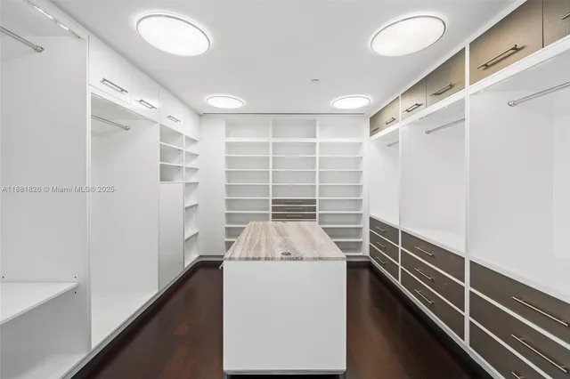 $7,370,000 | 1643 Brickell Avenue, Unit 4102, Miami, FL 33129