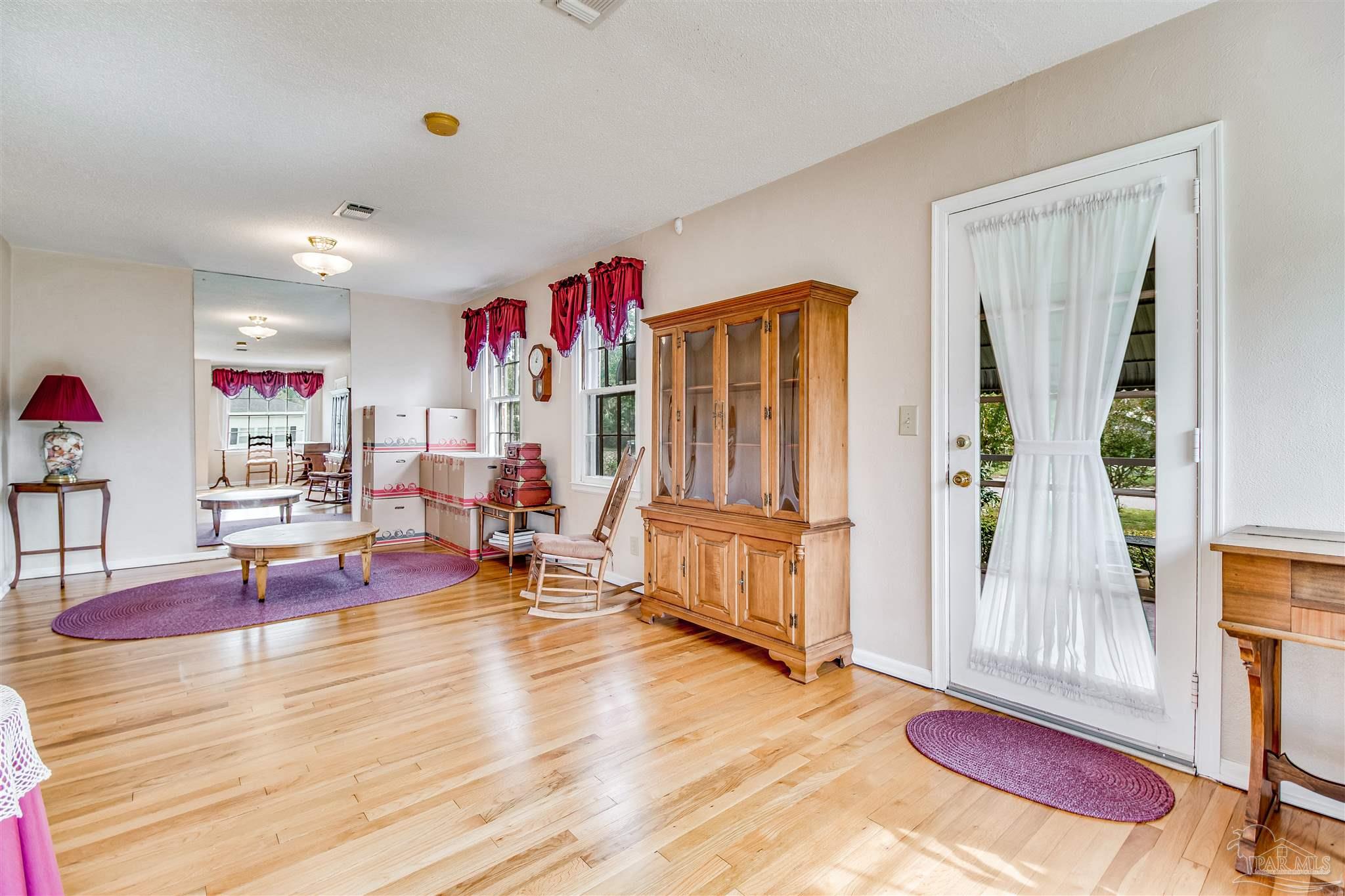 122 Southeast Kalash Road Pensacola, FL 32507 - Photo 4 of 43 Gallery Image 4
