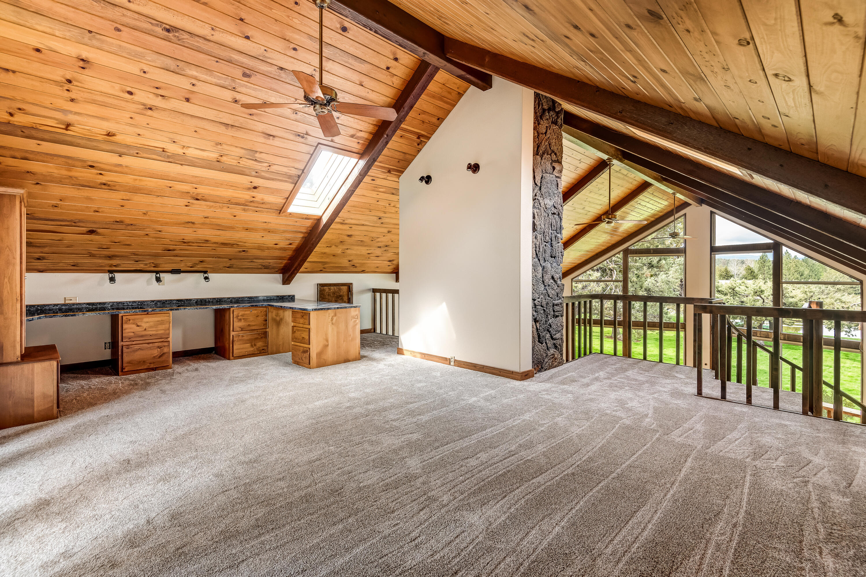 18455 Couch Market Road Bend, OR 97703 - Photo 17 of 45 17