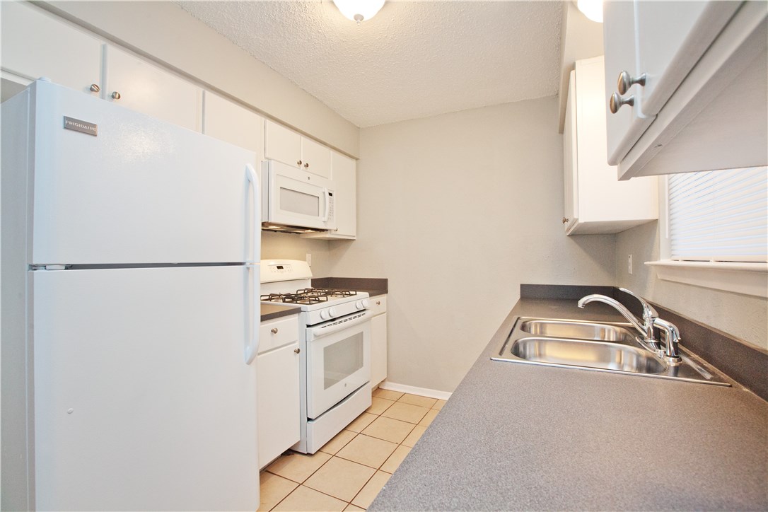 8401 Colony Loop Drive, Unit C Austin, TX 78724 - Photo 5 of 28