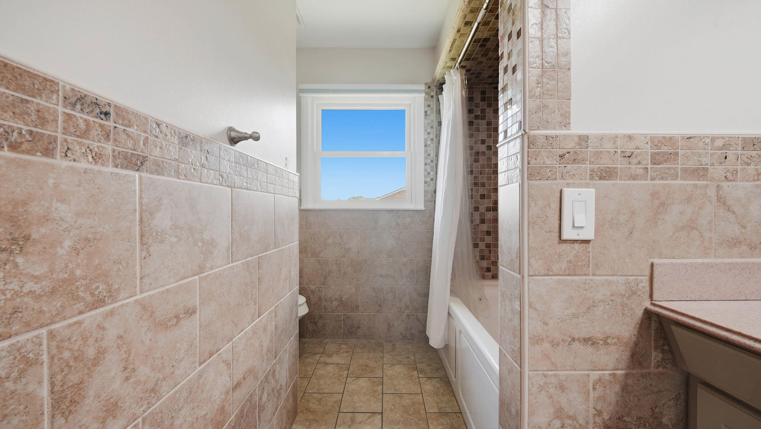 205 Masters Road Hixson, TN 37343 - Photo 23 of 40 pdated Second Full Bathroom