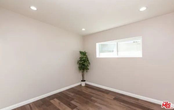 $3,925 | 526 West Ash Avenue, Fullerton, CA 92832